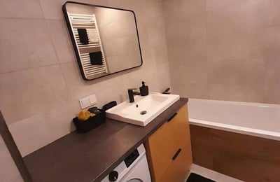 Alquiler de un acogedor apartamento con patio, 38 m², distrito Łagiewniki, Cracovia, Polonia
